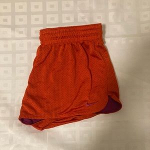 2.5 Nike shorts
